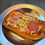 CAMP & TEQUILA BAR HANGOUT - ピザトースト