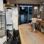吉み乃製麺所 - 入口は開放されていて暑いです
