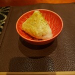 神楽坂 鉄板焼 向日葵 - 白子の鉄板焼き。鬼おろしのポン酢大根が下に隠れています。