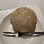 中国飯店 - ゴマ揚げ団子