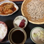 Rikyuu - ランチセット800円。蕎麦はハーフサイズ。