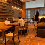 Miami Patio - 店内