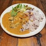 Sangatsuno Mizu - 無水ココナツベトナム牡蠣カレー　1,200円