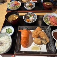 活伊勢海老料理 中納言 神戸三宮本店 - 