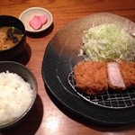 平田牧場遊 - 金華豚厚切りロースかつ定食(2500円)