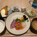 魚ノ哲学 - ランチサーモン刺身定食