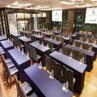大人数でのご利用も可能でございます。