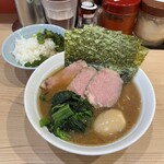 漢ラーメン 室 - 家系ラーメンと言えばライスとの相性抜群✨️