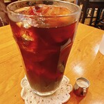 アトムコーヒー店 - アイスコーヒー　レースのコースターかわいい