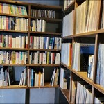 ホンキートンク - 内観（本・レコード）