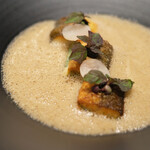 アマラントス - ランチコース 15950円 の鮎 ヴルーテ 焼き茄子