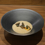 アマラントス - ランチコース 15950円 の鮎 ヴルーテ 焼き茄子