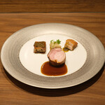 アマラントス - ランチコース 15950円 の花悠仔豚 ロースのロースト 根セロリ