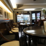 パーラー ローレル - 落ち着いた店内