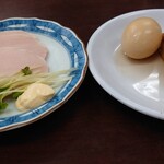 園田屋 - ハムとかいわれ大根、おでんの玉子と厚揚げ