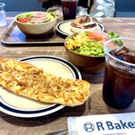 R Baker 水戸店 - 