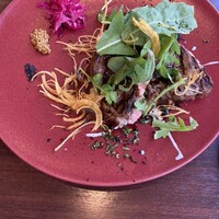 トラットリア イル レガーロ - スペイン産ガリシア栗豚肩ロースと野菜のグリル