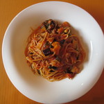 ワイン食堂GOTETSU. - 茄子と大葉おじゃこのトマトソース