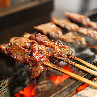 Yakitori (grilled chicken skewers)! Be sure to enjoy our proud Yakitori (grilled chicken skewers), which is carefully prepared in the way it is grilled!