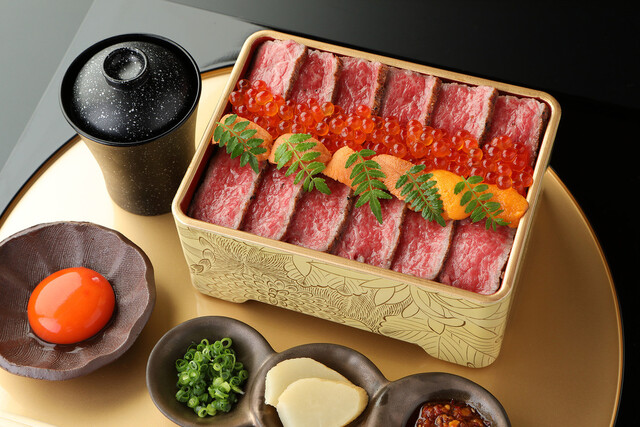 超韋駄天　焼肉食べたいから1万円セット 匠のお重 和牛 韋駄天 （IDATEN） - なんば（大阪メトロ）/丼 | 食べログ