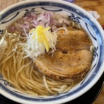 下品なぐらいダシのうまいラーメン屋 - マグロ節そば（大）