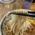 Gehinna Gurai Dashi No Umai Ramen Ya - 見た目はラーメン。味は沖縄そば。