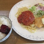 六三亭 - ハンバーグトマトソースとフィッシュフライ（日替わり）