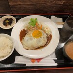 八田洋食堂 はな - 料理写真:ハンバーグ定食デミグラスソース