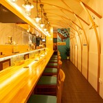 発酵×リゾットの店 リゾーラ - クジラの体内をイメージした明るい店内