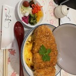 厚切りとじないカツ丼 六かつ - 