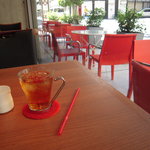 Cafe de 10番 久太郎店 - テラスの赤い椅子は見覚えあり！