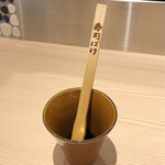 寿司居酒屋 センダイ - 醤油は刷毛で塗って食べます。
