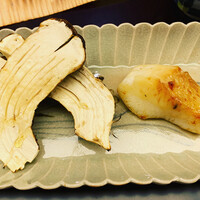 日本料理 太月 - 焼きブータン松茸　真魚鰹味噌幽庵焼き