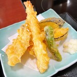 Sanzokuya - 【寿司定食 ¥1,180】