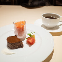 マンジャーモ - 