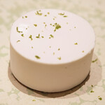 アマラントス - ランチコース 15950円 のメレンゲ ライム ココナッツ