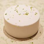 アマラントス - ランチコース 15950円 のメレンゲ ライム ココナッツ