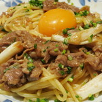 鎌倉パスタ - 牛肉と野菜のすき焼き風和風パスタ（アップ、2013年9月）