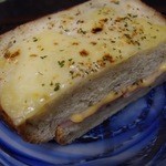 マルヨシ堂 - チーズとハムのサンド。