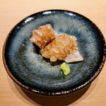 鮨 唐島 - 神経〆した穴子の炙り、レア、わさび