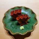 鮨 唐島 - タコの出汁だけで煮たタコ、わさび