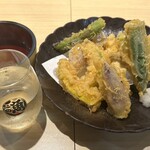 沼津魚がし鮨 江戸前鮨 - 地場野菜天ぷら盛り580円