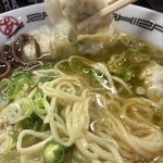 麺処 あきら - スープ透き通ってる！これぞ「塩ラーメン」