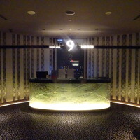 DINING & BAR TABLE 9 TOKYO - 入口