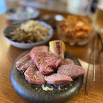 焼肉ホルモン大衆酒場 真 肉焼屋 - 