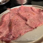 黒毛和牛食べ放題 焼肉結局たれ。 - 