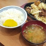 ホルモン食堂 - なんかみそ汁は抜群！