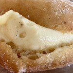 TOLO PAN TOKYO - しっとり生ドーナッツ　のアップ