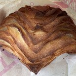 TOLO PAN TOKYO - パンオショコラ　角側正面