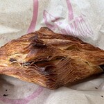 TOLO PAN TOKYO - パンオショコラ　の厚み